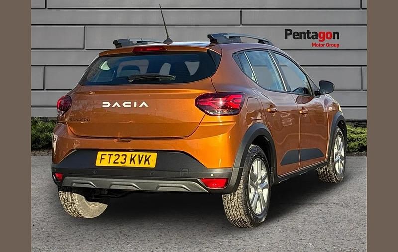 Used Dacia Sandero Expression 90 HP (66 kW) 2023 Orange SUV