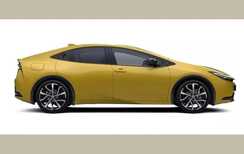 Used Toyota Prius 223 HP (164 kW) 2025 Yellow Hatchback