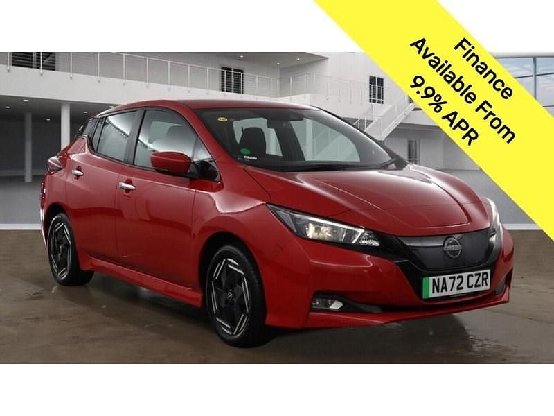 Usado Nissan Leaf Acenta 110 kW (150 HP) 2022 Vermelho Citadino