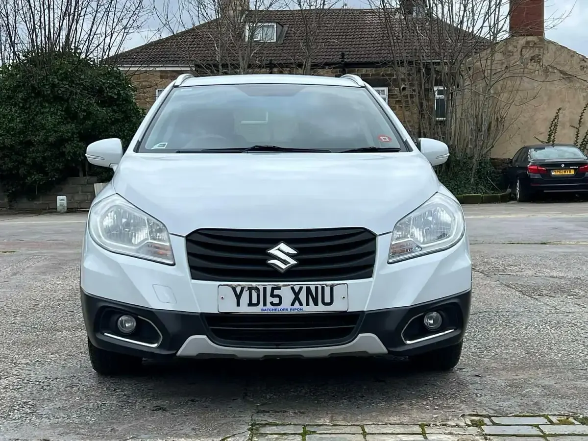 Used Suzuki SX4 SZ-T 120 HP (88 kW) 2015 White Hatchback