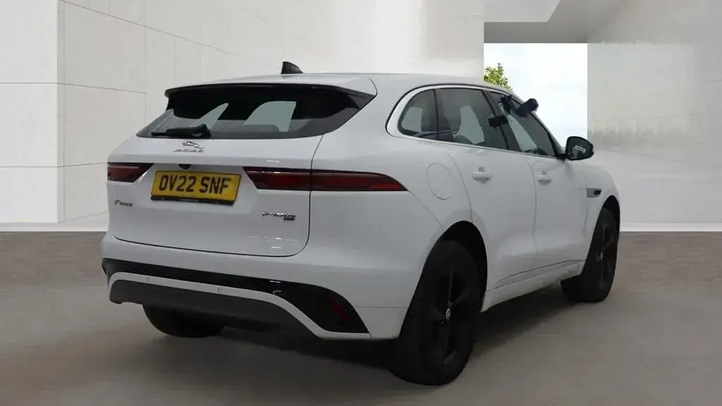 Second-hand Jaguar F-Pace R-Dynamic 404 CP (297 kW) 2022 Alb SUV