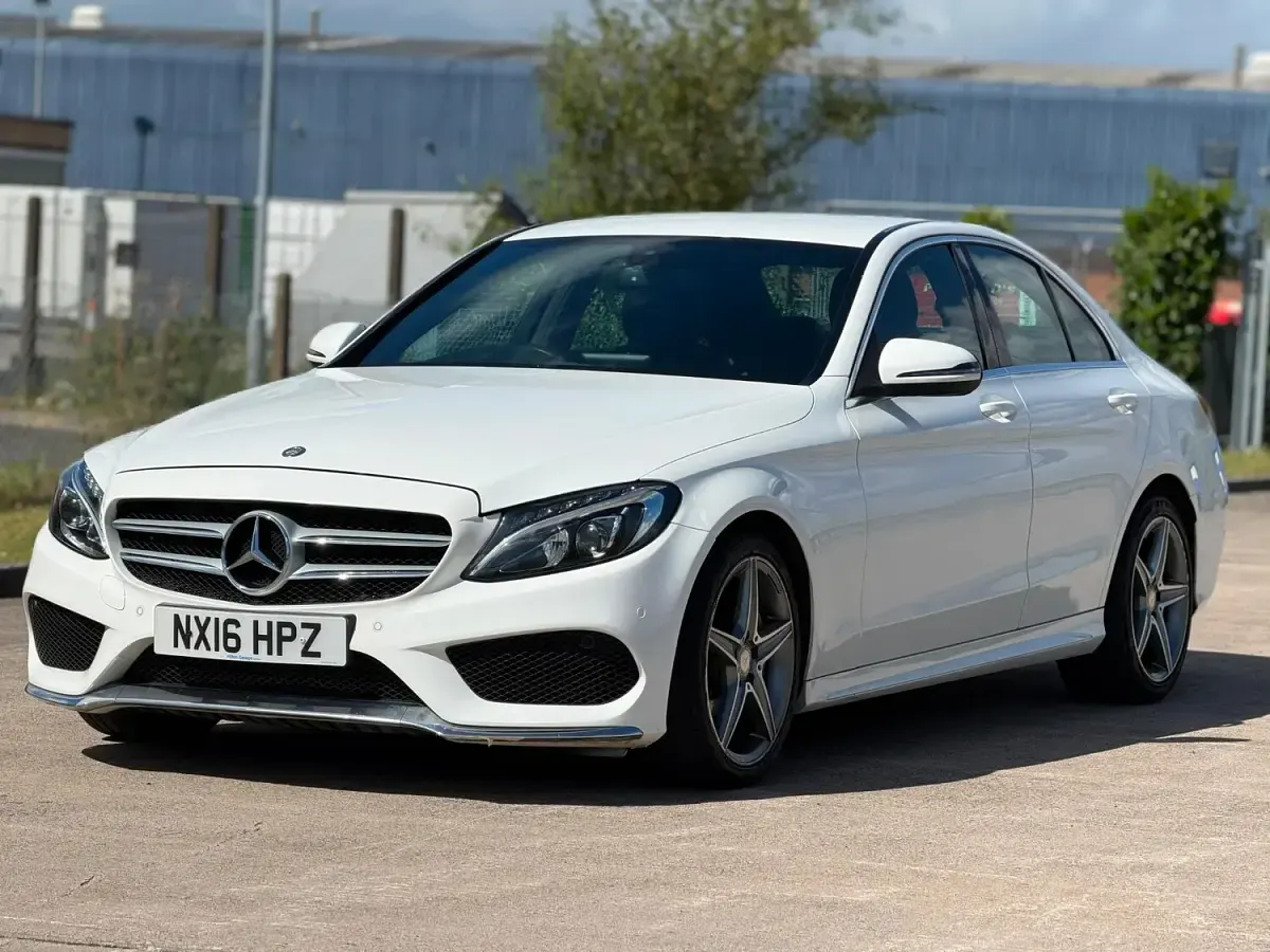 Used Mercedes C200 AMG line 136 HP (100 kW) 2016 White Sedan