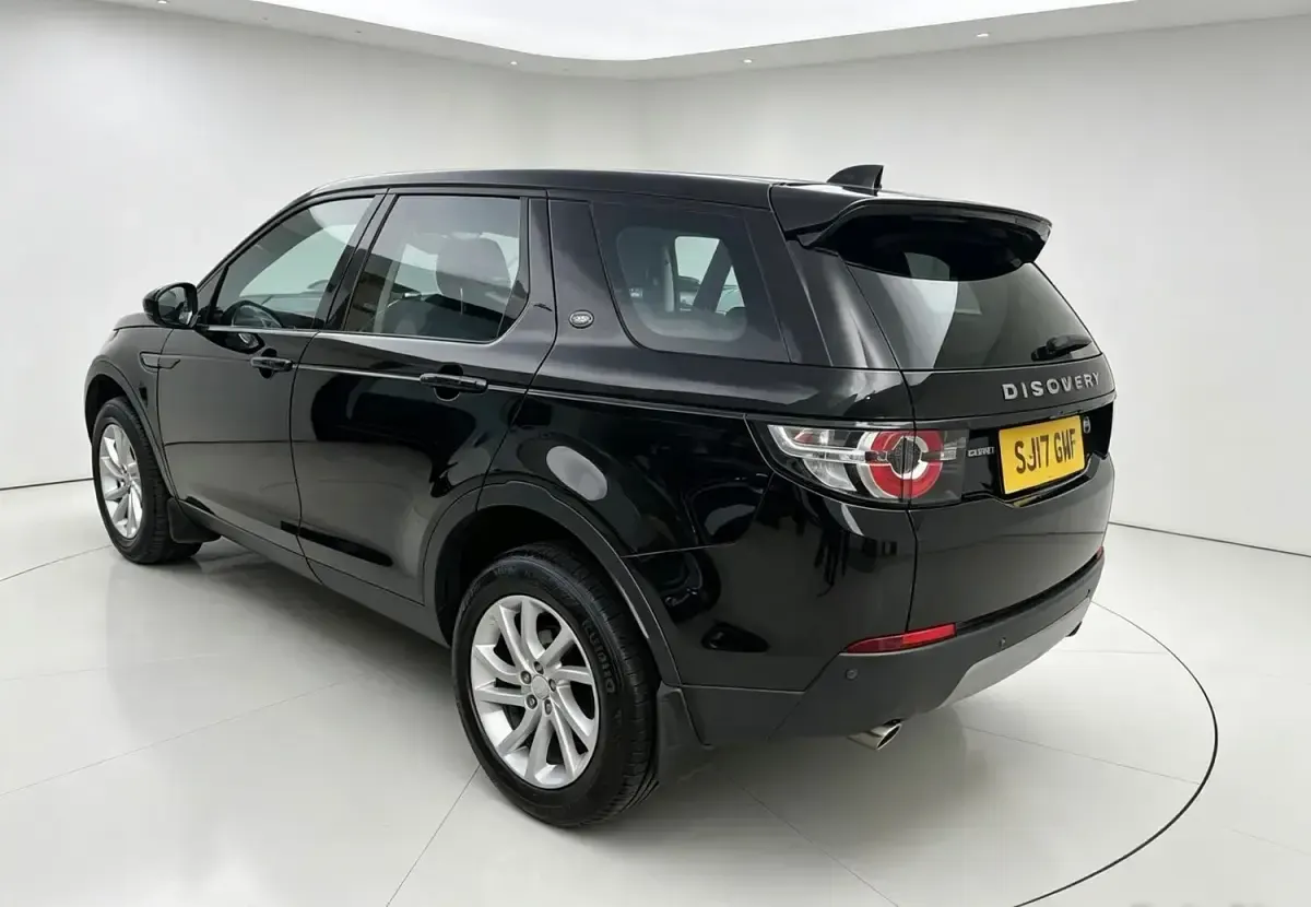 Used Land Rover Discovery Sport SE 180 HP (132 kW) 2017 Black SUV
