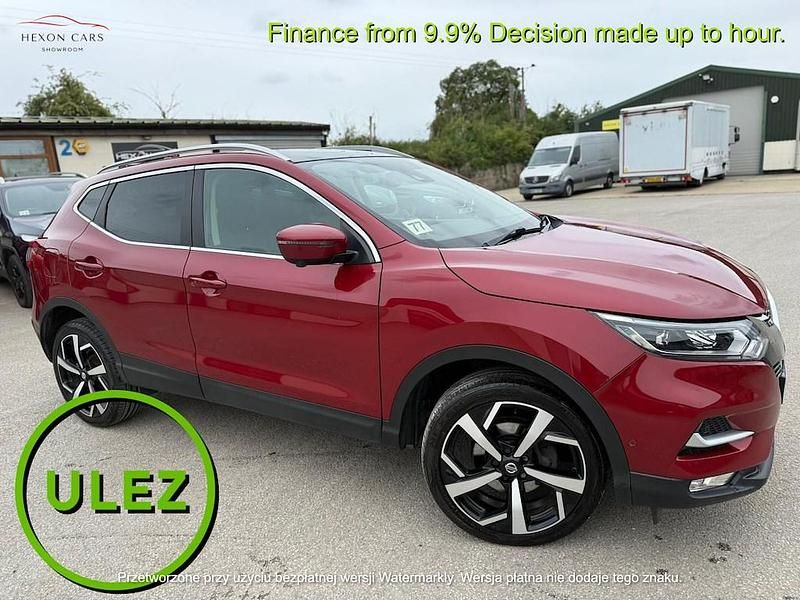 Red Used 2018 Nissan Qashqai Tekna SUV | £10,495 (Fair price) - Image 1/3