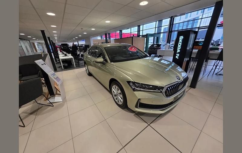 New Skoda Superb SE Technology 150 HP (110 kW) 2026 Yellow Hatchback