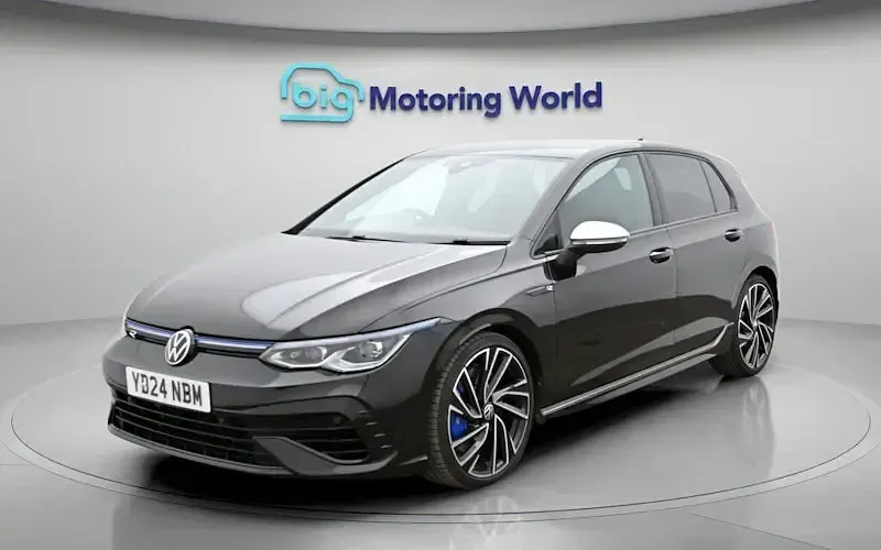 Second-hand VW Golf VIII R 320 CP (235 kW) 2024 Negru Hatchback