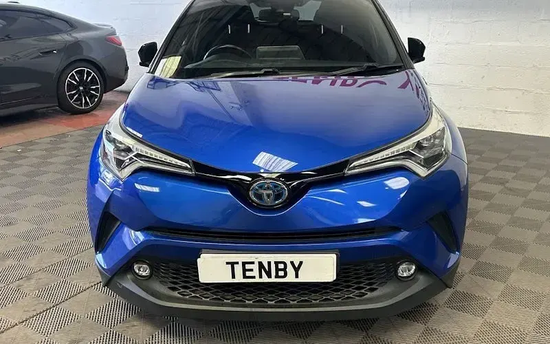 Used Toyota C-HR 122 HP (89 kW) 2019 Blue SUV