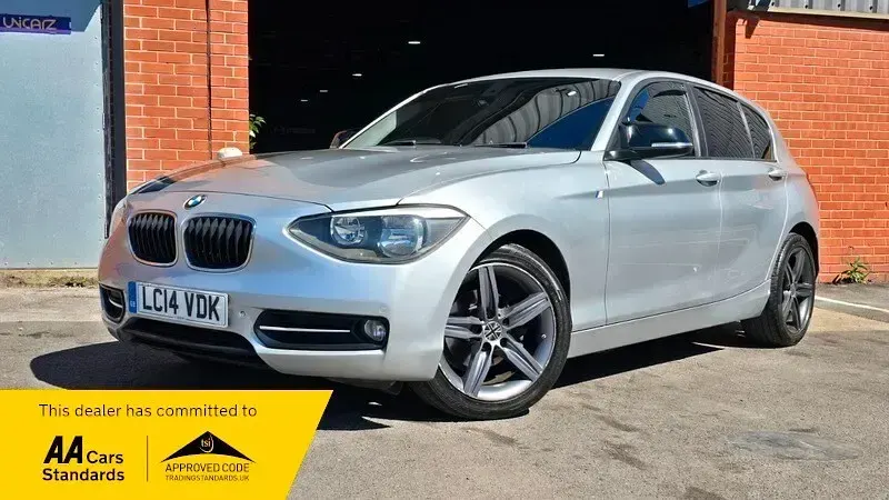 Used BMW 118 Sport Line 143 HP (105 kW) 2014 Silver Hatchback
