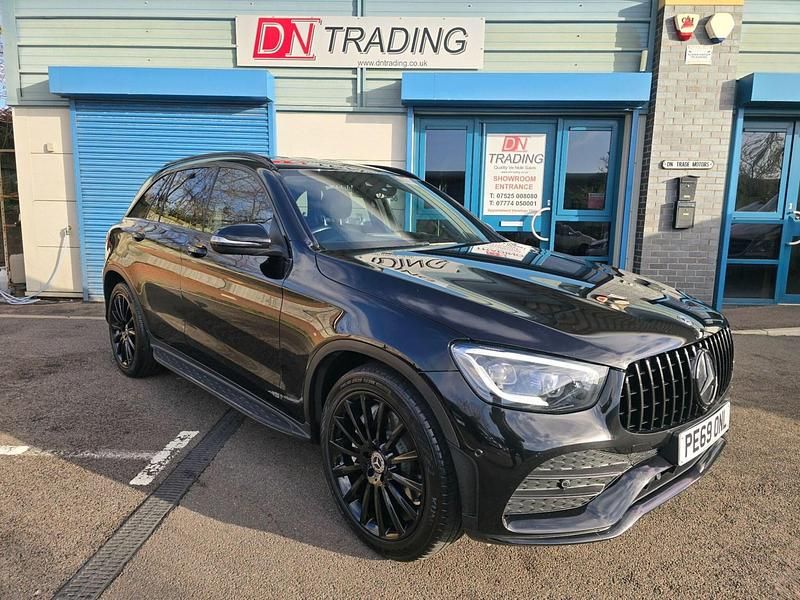 Black Used 2019 Mercedes 220 AMG Line Premium Estate | £21,000 (Fair price) - Image 1/4