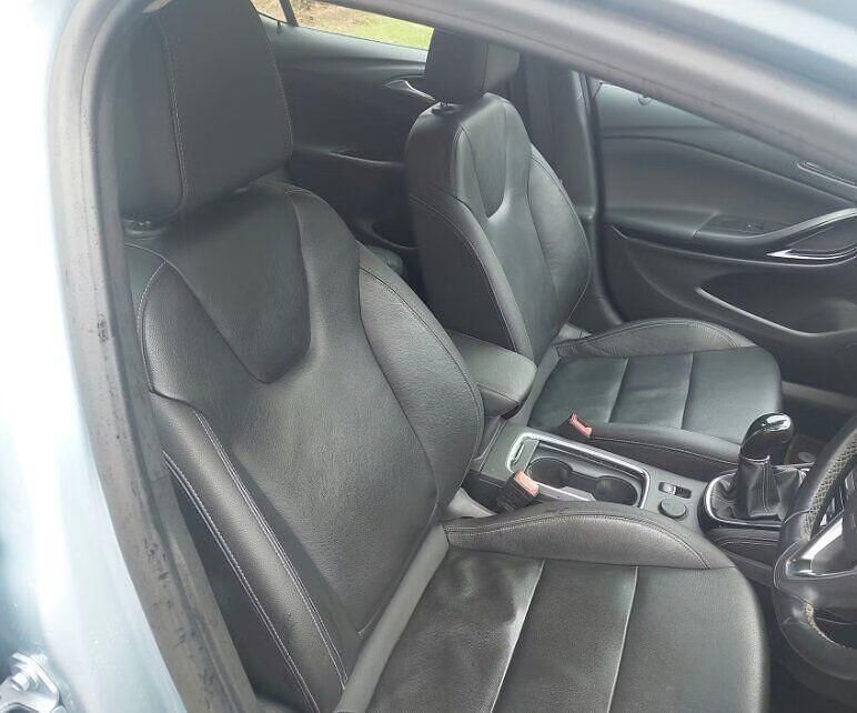 Used Vauxhall Astra Elite 150 HP (110 kW) 2017 Silver Hatchback