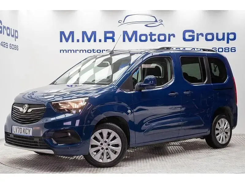 Begagnad Vauxhall Combo Elite 130 HK (95 kW) 2020 Blå Minibuss