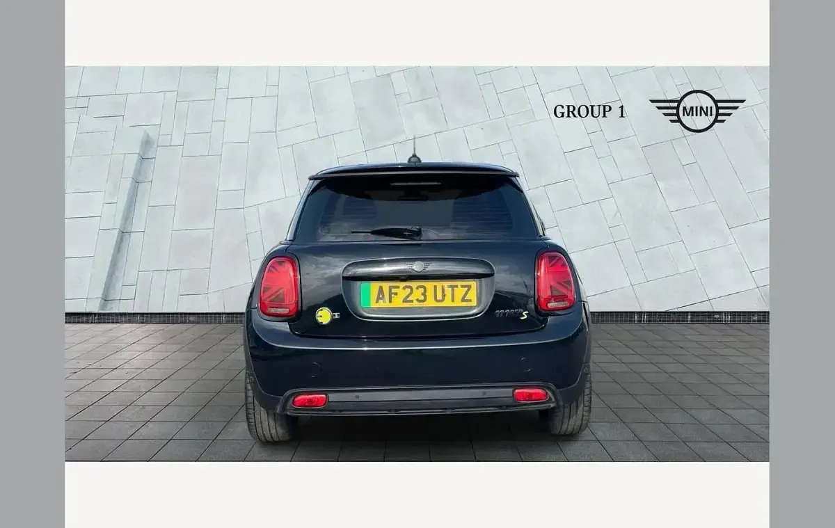 Usado Mini Cooper S Level 2 135 kW (184 HP) 2023 Preto Citadino