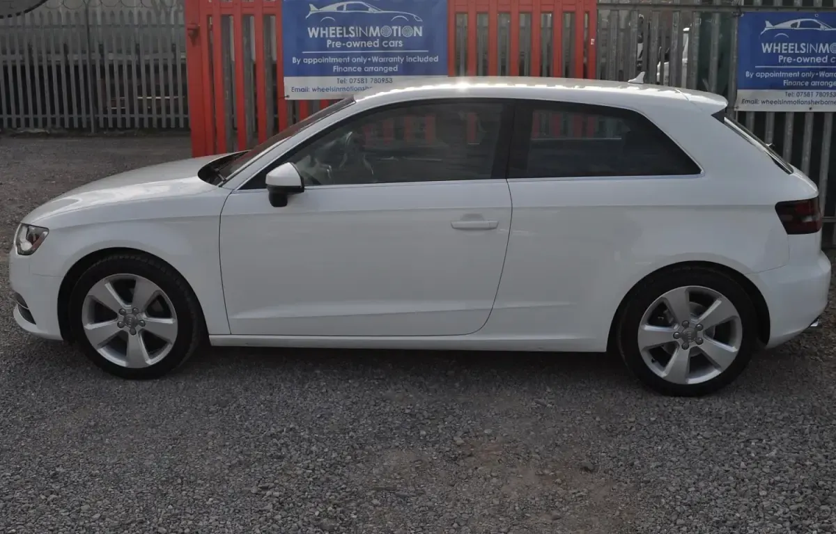 Used Audi A3 Sport 125 HP (91 kW) 2015 White Hatchback