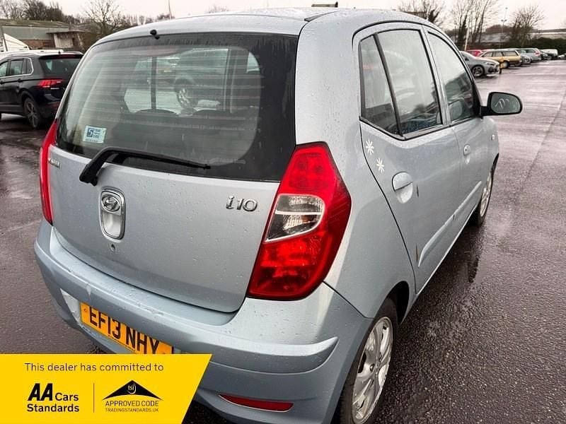 Usado Hyundai i10 Active 85 HP (62 kW) 2013 Prateado Citadino
