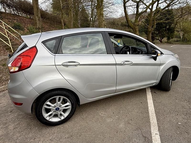 Used Ford Fiesta Zetec 2015 Silver Hatchback