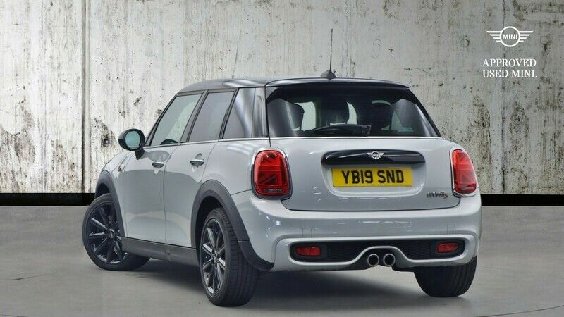 Used Mini Cooper S Classic 189 HP (139 kW) 2019 Silver Hatchback