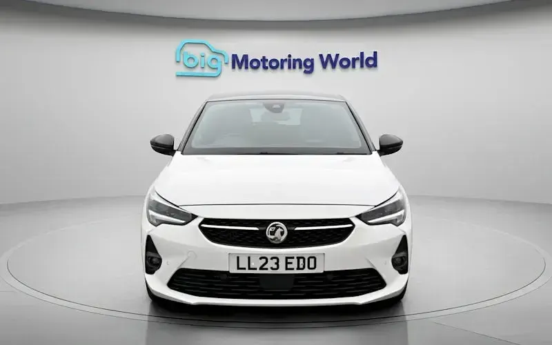 Used Vauxhall Corsa Ultimate 131 HP (96 kW) 2023 White Hatchback