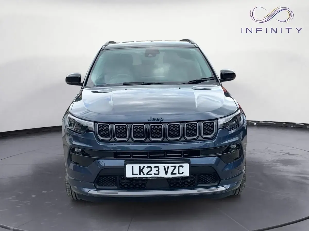 Used Jeep Compass 2023 Blue/black SUV