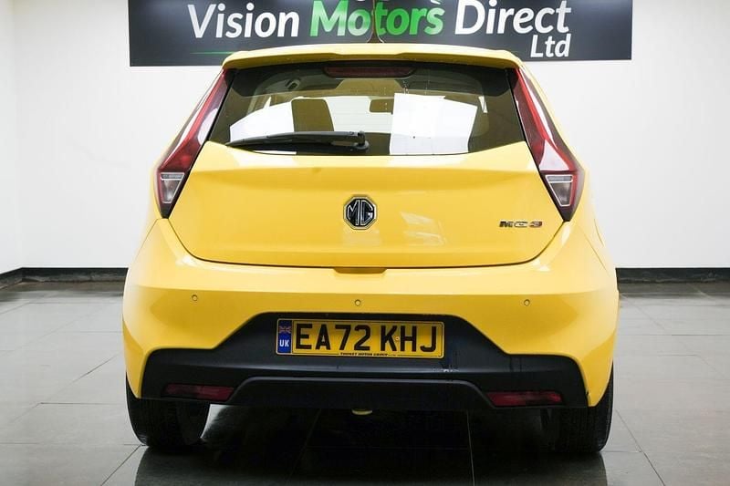 Usado MG MG3 Excite 106 HP (77 kW) 2022 Amarelo Citadino