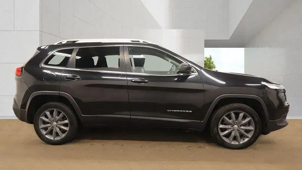 Used Jeep Cherokee Limited 170 HP (125 kW) 2015 Black SUV