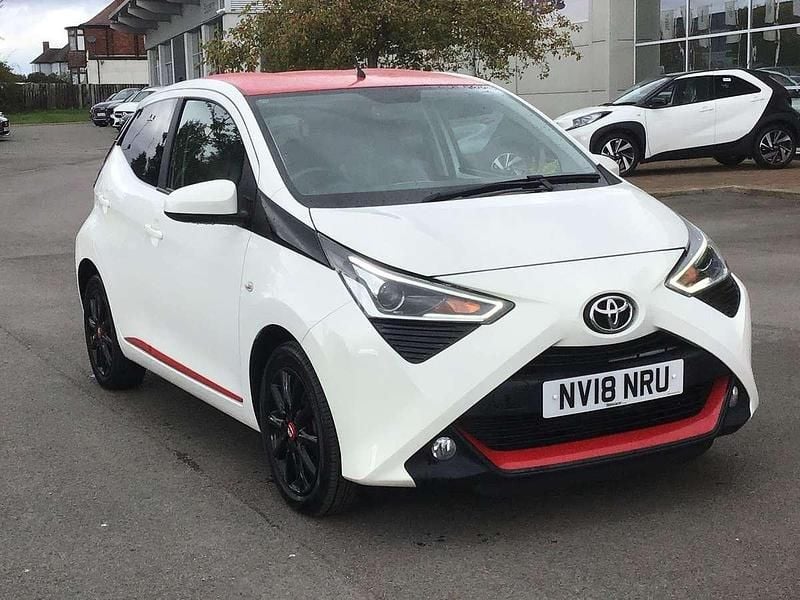 White Used 2018 Toyota Aygo x-press Hatchback | £7,500 (Fair price) - Image 1/2