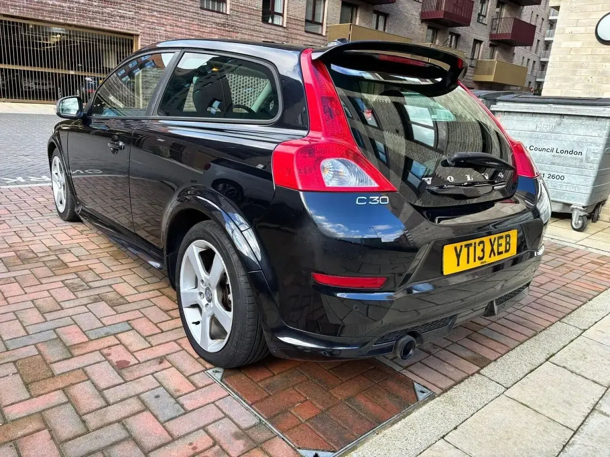 Used Volvo C30 R-Design 145 HP (106 kW) 2013 Black Hatchback