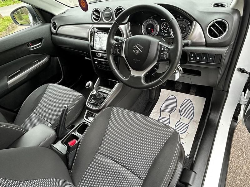 Used Suzuki Vitara SZ-T 129 HP (94 kW) 2023 White SUV