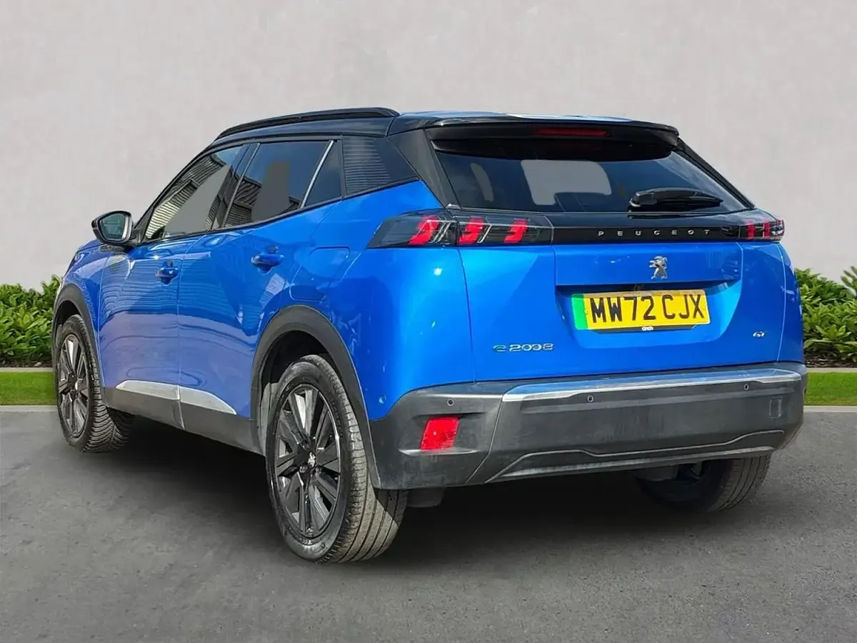 Used Peugeot e-2008 Premium 100 kW (136 HP) 2022 Blue SUV