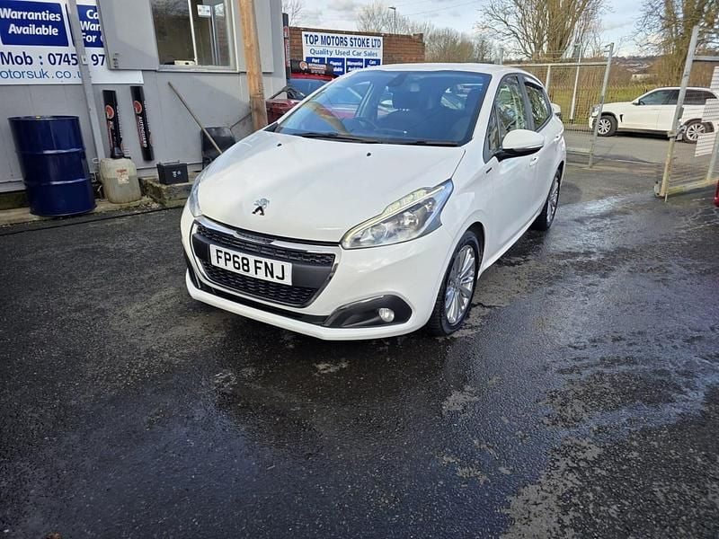 Used Peugeot 208 Signature Sky 2019 White Hatchback