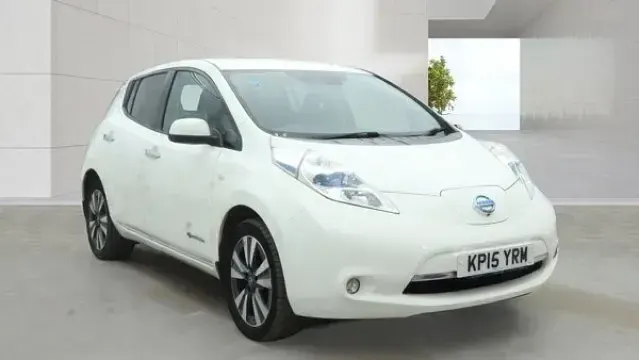 Begagnad Nissan Leaf Tekna 80 kW (109 HK) 2015 Vit Halvkombi