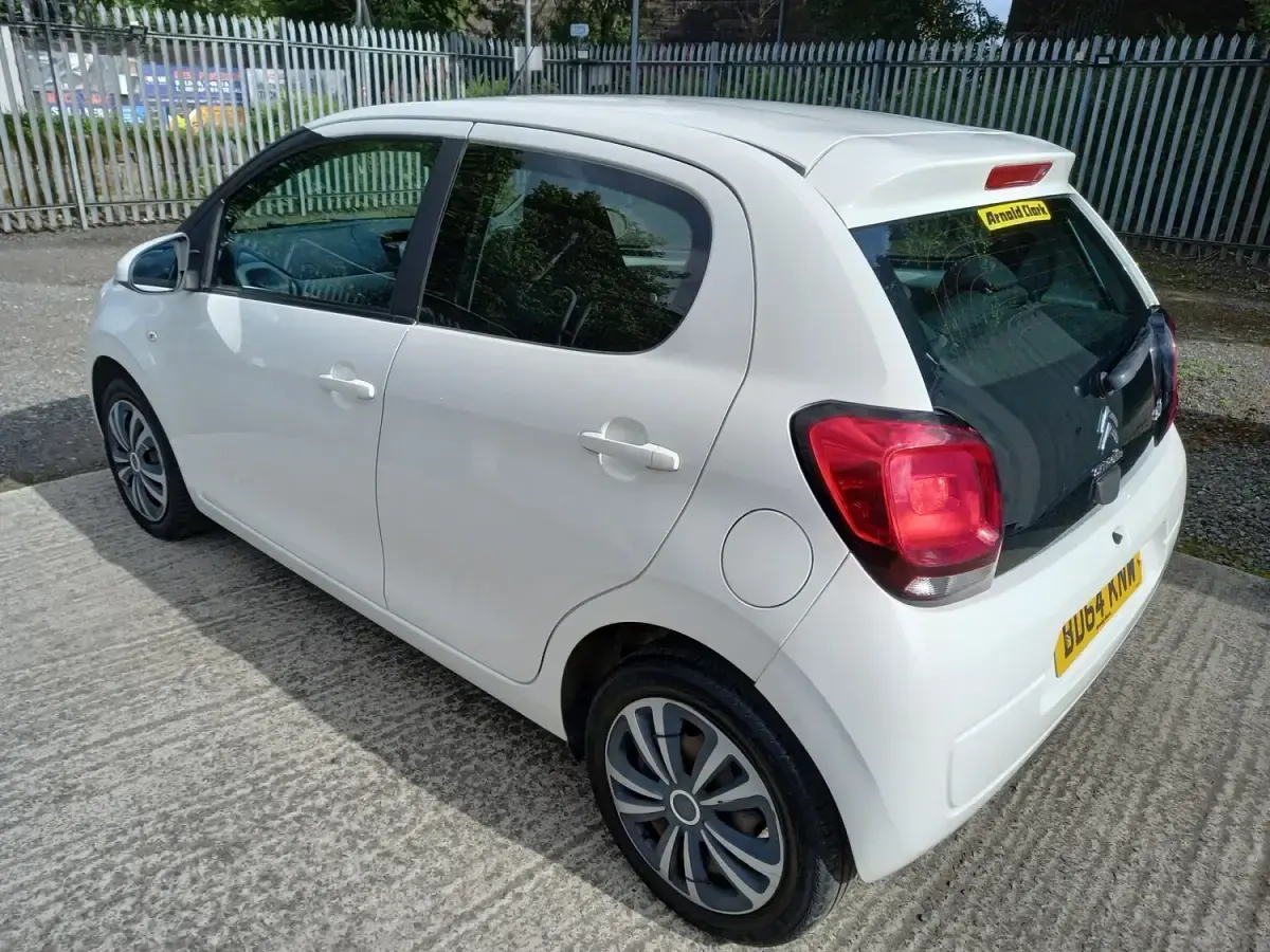 Used Citroën C1 Feel 68 HP (50 kW) 2014 White Hatchback