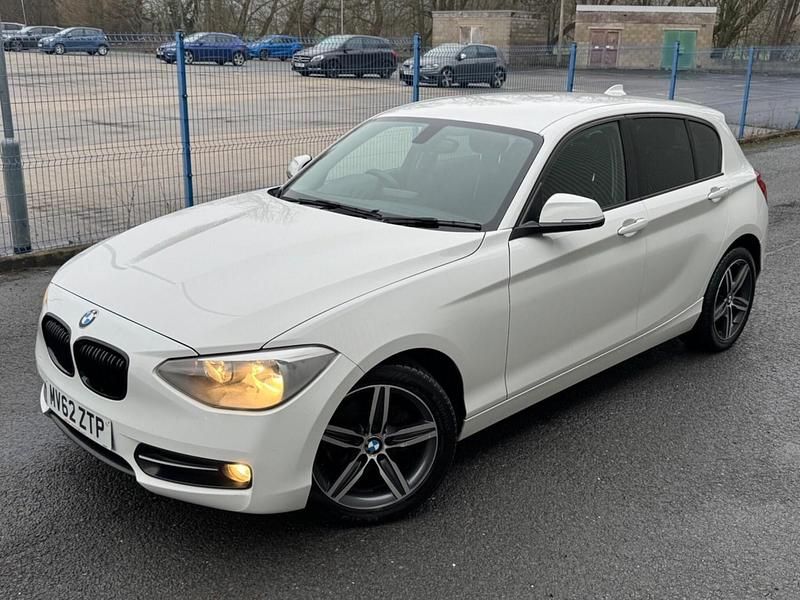 Used BMW 116 Sport Line 2012 White Hatchback
