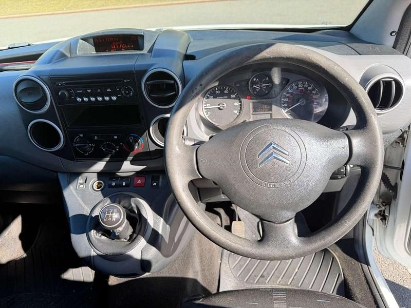Usado Citroën Berlingo 75 HP (55 kW) 2010 Branco Monovolume