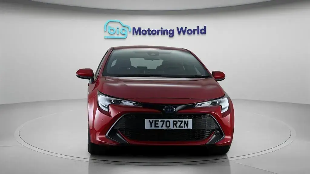 Used Toyota Corolla 122 HP (89 kW) 2020 Red Hatchback