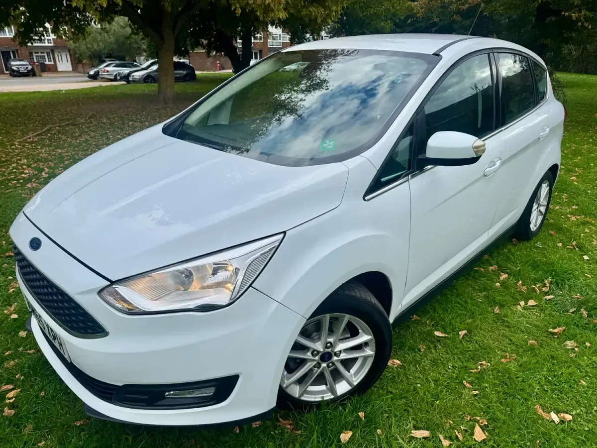 Begagnad Ford C-MAX Zetec 125 HK (91 kW) 2015 Vit Minibuss