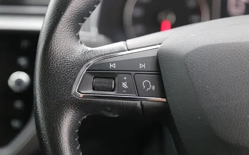 Used Seat Ibiza SE Technology 75 HP (55 kW) 2018 Blue Hatchback