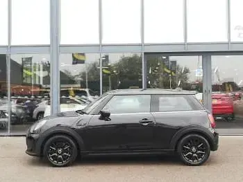 Używany Mini Cooper S Level 2 135 kW (184 KM) 2022 Czarny Hatchback