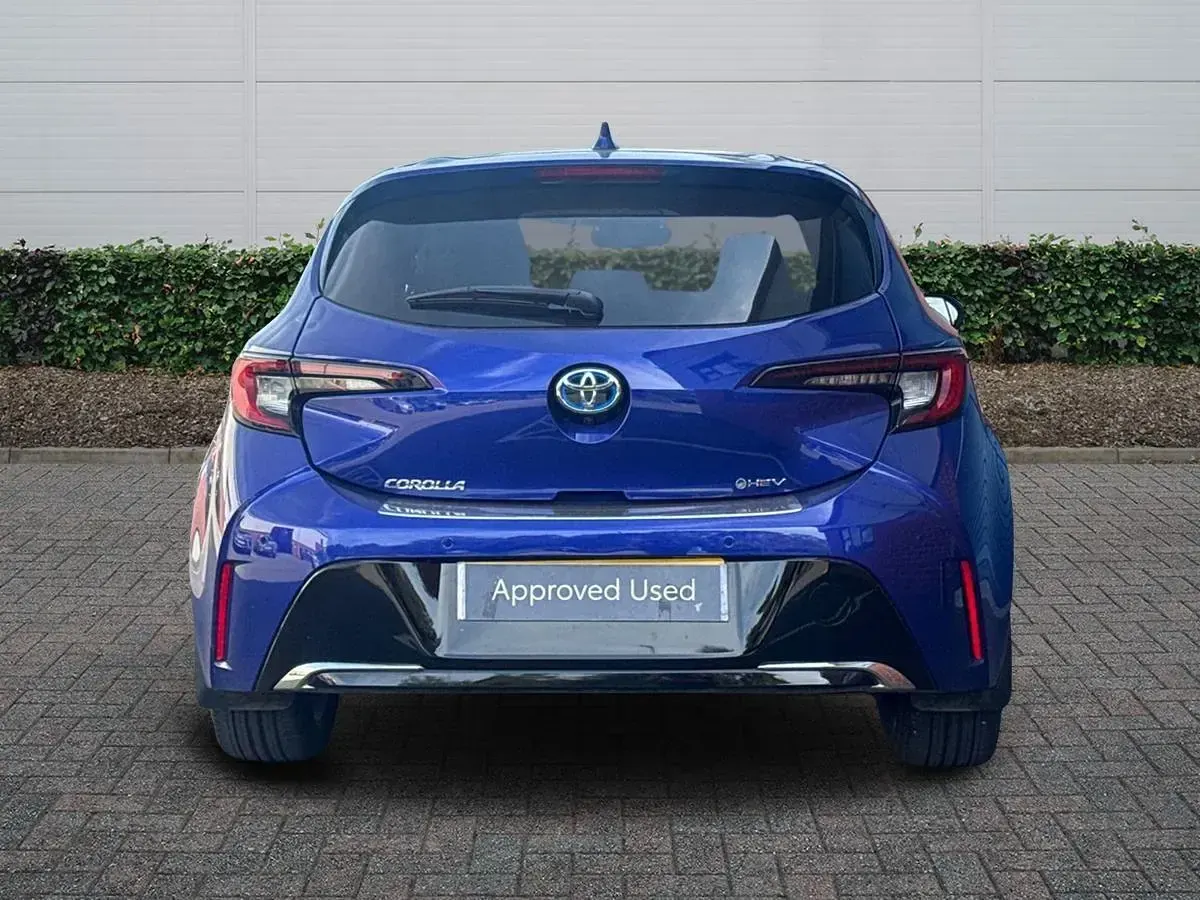 Used Toyota Corolla Design 140 HP (102 kW) 2026 Blue Hatchback