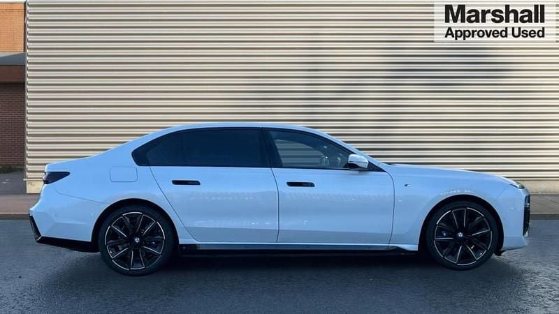 Used BMW i7 M Sport 400 kW (544 HP) 2023 Mineral white metallic  Sedan