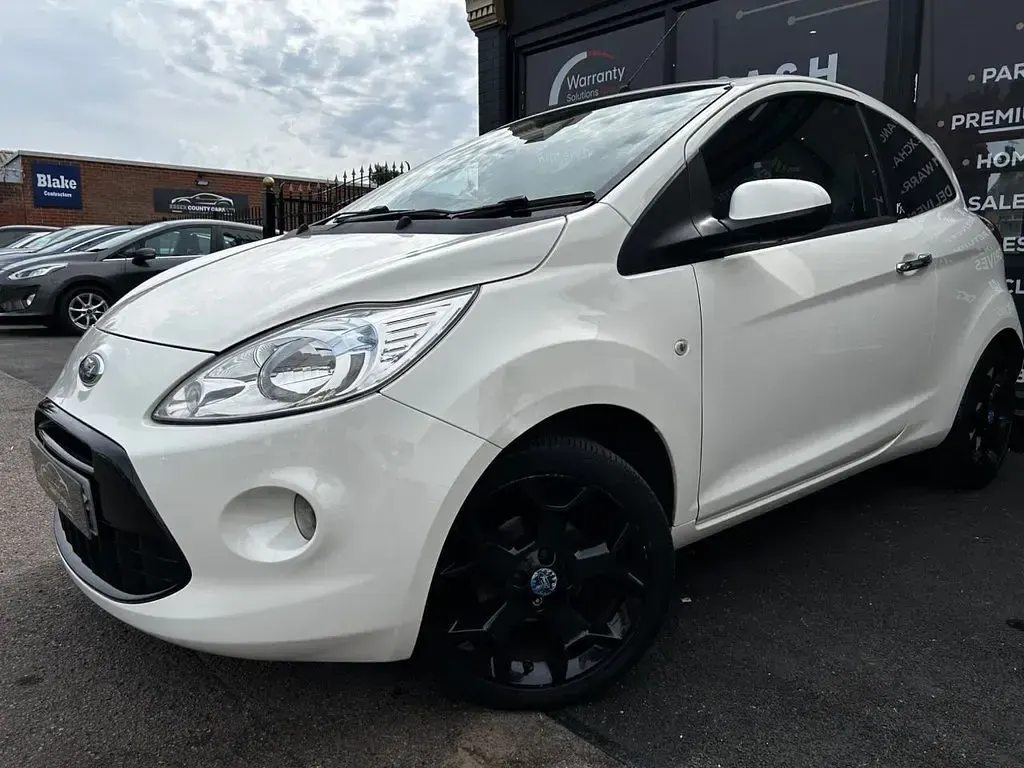 Used Ford Ka Metall 69 HP (50 kW) 2012 White Hatchback