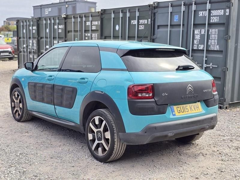 Used Citroën C4 Cactus Flair 110 HP (80 kW) 2015 Blue Hatchback