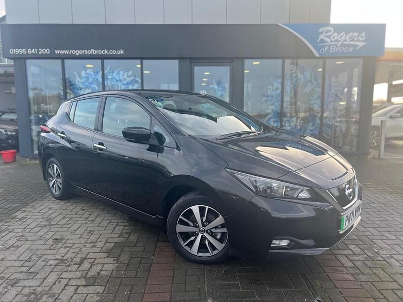Usado Nissan Leaf Acenta 110 kW (150 HP) 2021 Preto Citadino