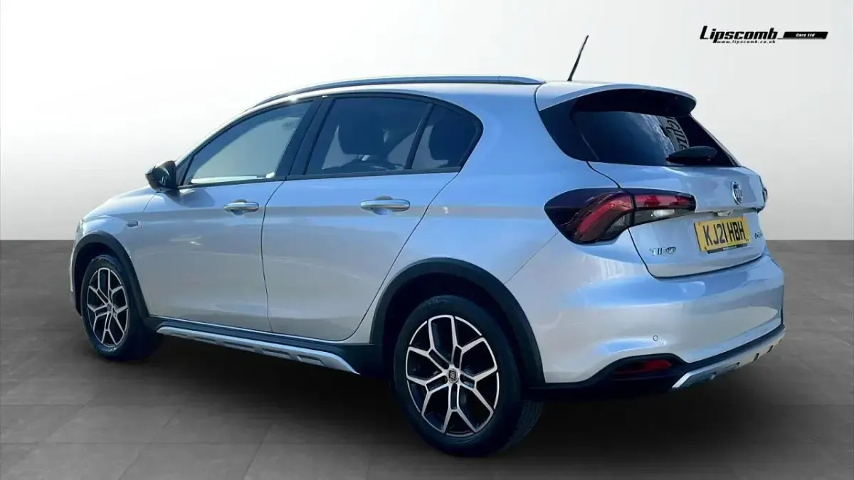 Used Fiat Tipo Cross 100 HP (73 kW) 2021 Grey Hatchback