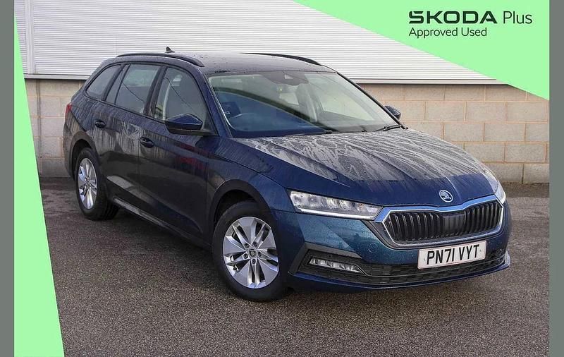 Used Skoda Octavia SE Technology 150 HP (110 kW) 2021 Petrol blue metallic Estate