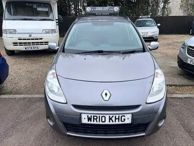 Used Renault Clio 86 HP (63 kW) 2010 Grey Estate