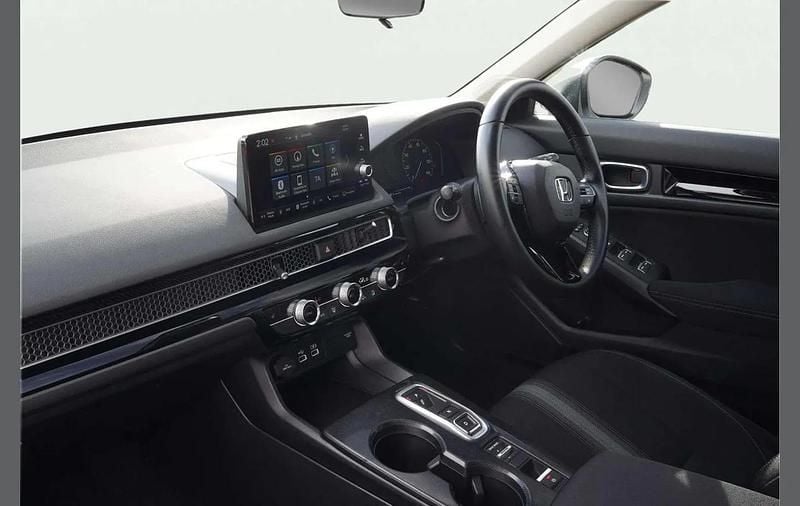 Used Honda Civic Elegance 140 HP (102 kW) 2024 White Hatchback