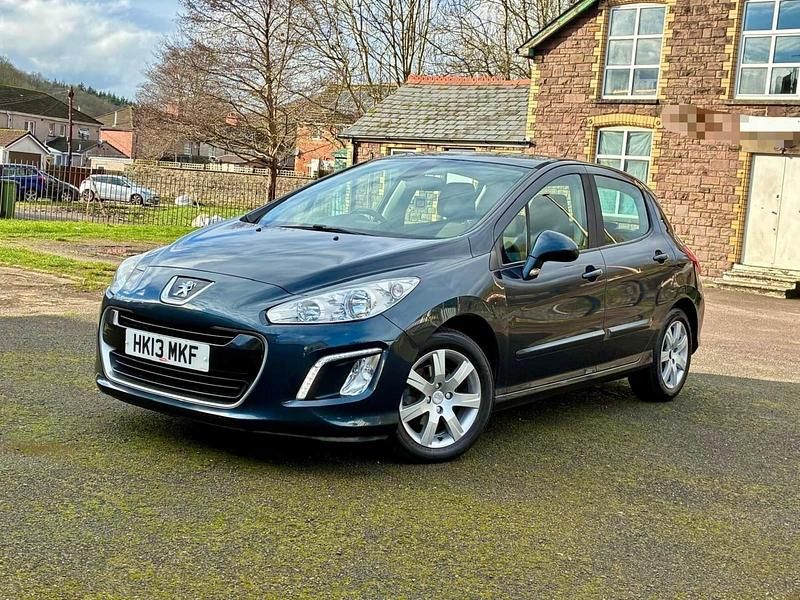 Second-hand Peugeot 308 Active 92 CP (67 kW) 2013 Albastru Hatchback