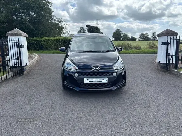 Used Hyundai i10 Premium 87 HP (63 kW) 2017 Black Hatchback