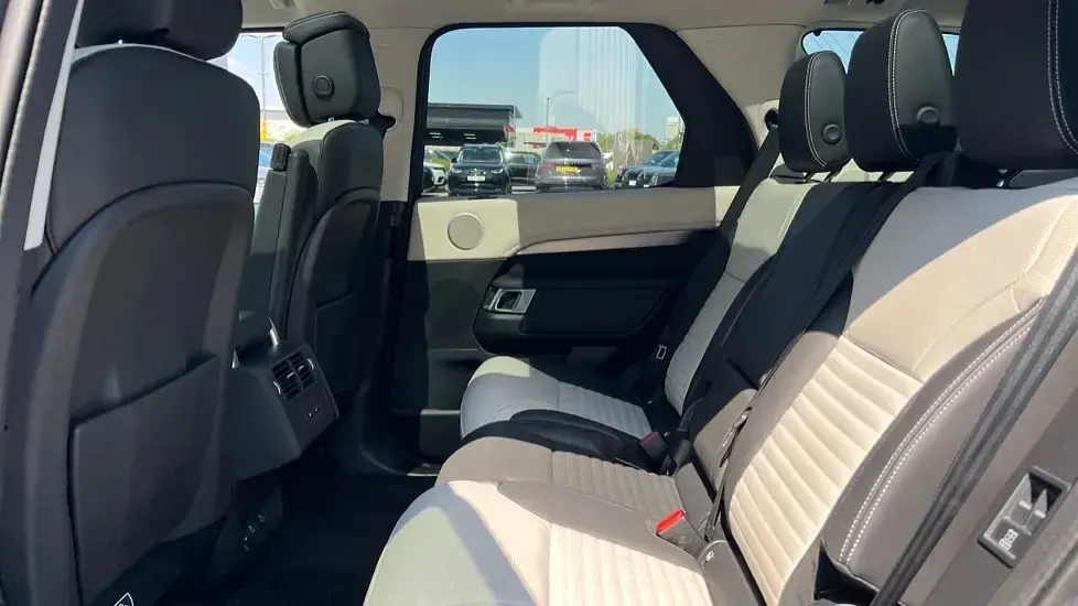 Used Land Rover Discovery HSE Dynamic 350 HP (257 kW) 2025 Blue SUV