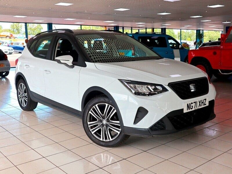 Glacial white Used 2022 Seat Arona SE Technology SUV | £13,289 (Fair price) - Image 1/4
